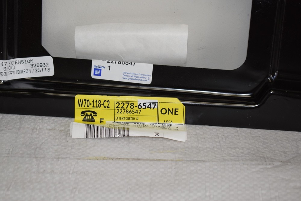 GM OEM QUARTER PANEL LOWER EXTENSION RIGHT 22786547