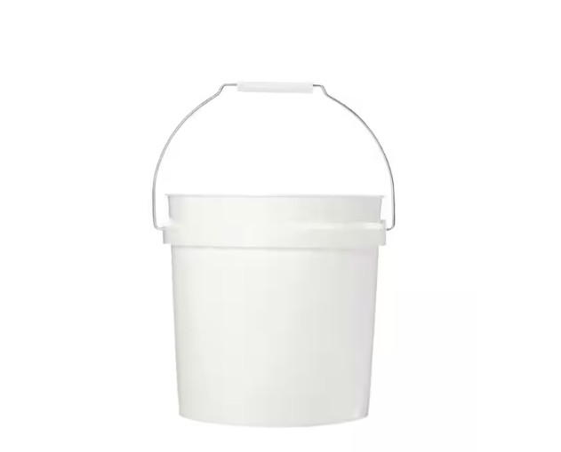 2 Gallon White Paint Bucket with Handle