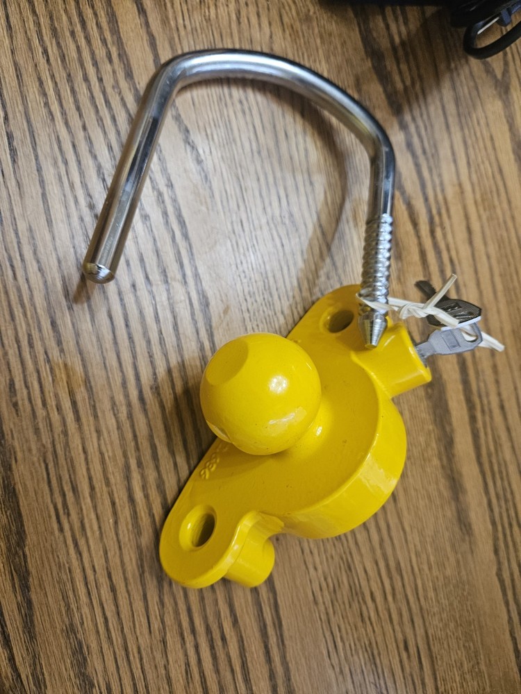 Boat, camper, trailer Lock W/2 Keys