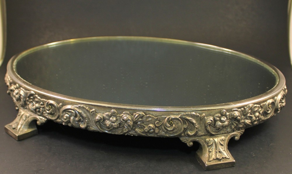 VTG King Francis  Reed & Barton Oval Silver Plated Mirrored Plateau Vanity 14x10