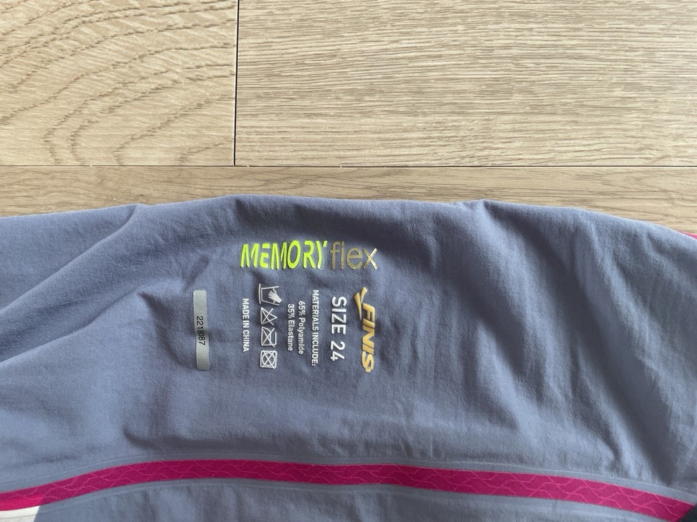 FINIS HYDROX OPEN BACK WHITE SIZE 24