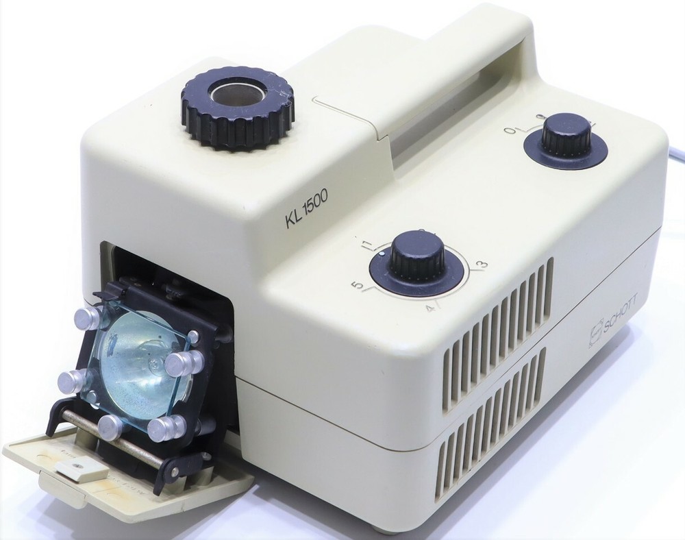 SCHOTT KL 1500 LIGHT SOURCE