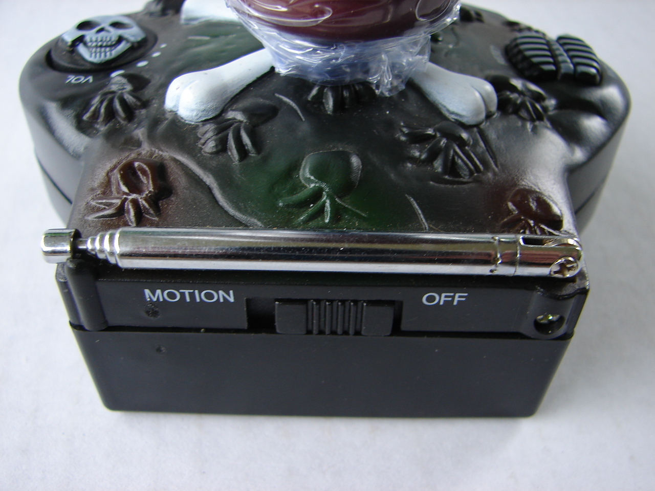 RARE ! HALLOWEEN MONSTER SATAN DEVIL GARGOYLE BOBBLE HEAD FM RADIO EYES LIGHT UP