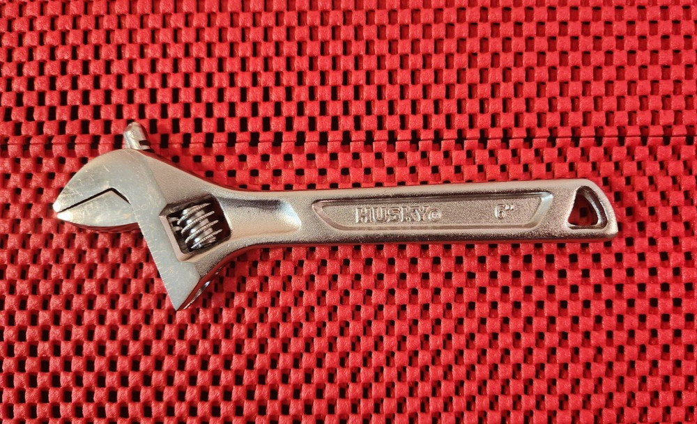 HUSKY 6" ADJUSTABLE WRENCH IN EXCELLENT CONDITION