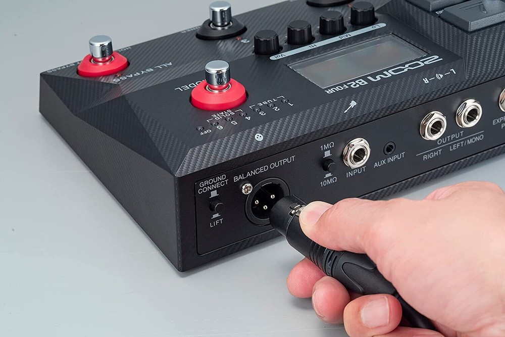 Zoom B2 Four Bass Multi-effects Processor DI Pre Amp Models Looper Free Shipping