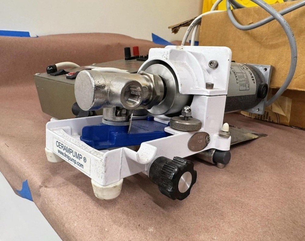 FMI Fluid Metering QVG50 Lab Pump with V200 Stroke Rate Controller