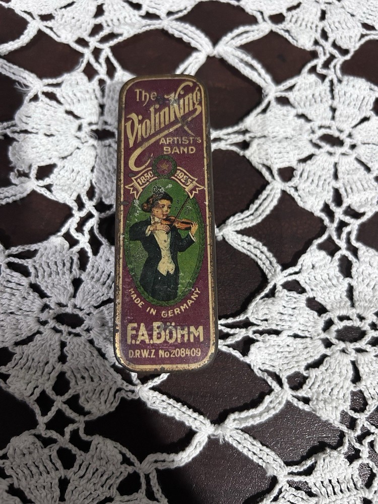 1925 "The Violin King" Tin Harmonica Case - Made In Germany  *