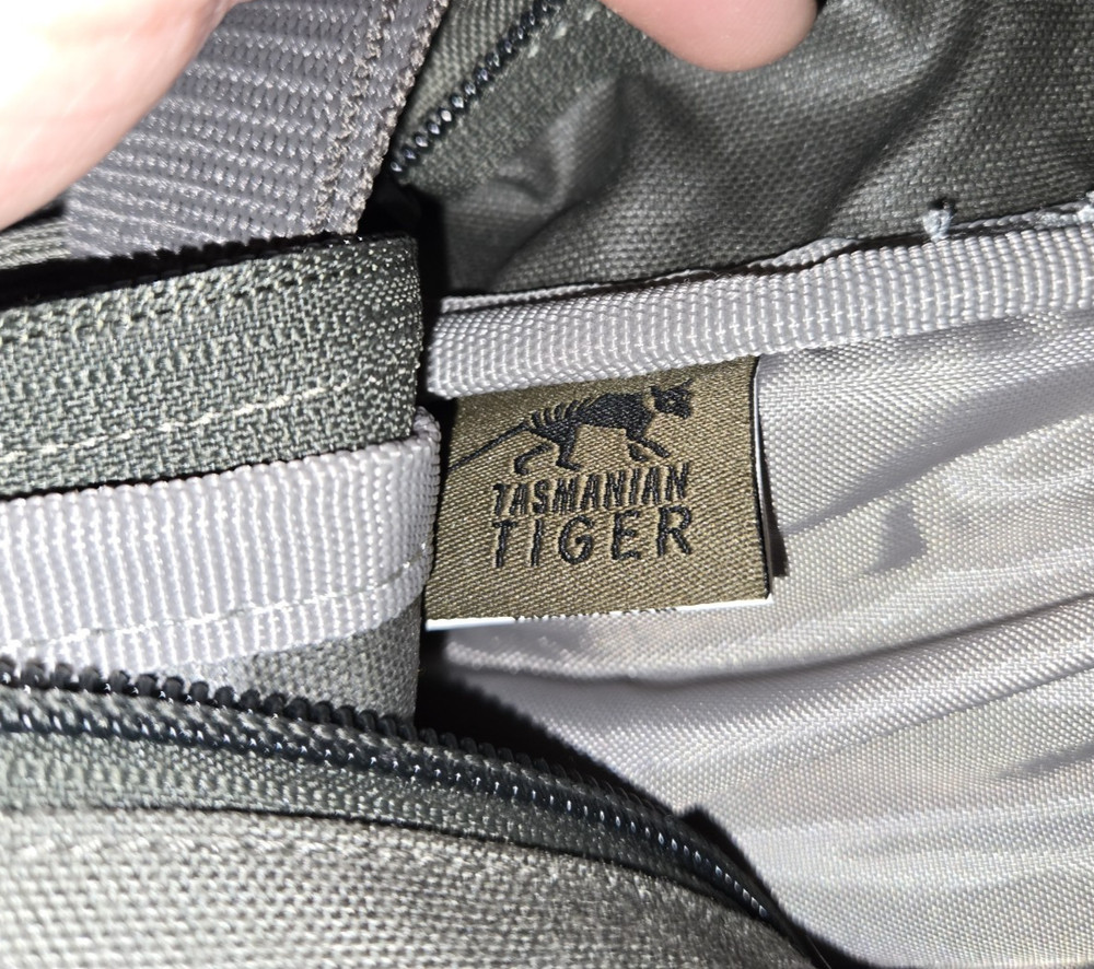 Tasmanian Tiger Essential Pack MKII Green Molle System Patch Holder Hand Loop