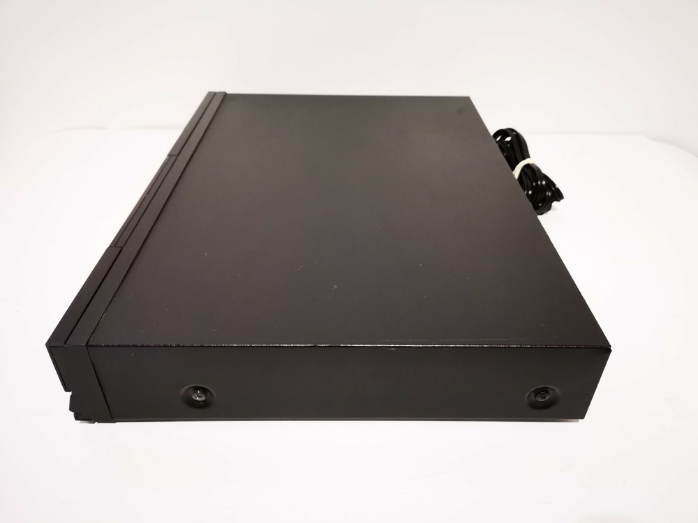 NIKKO Stereo Quartz Synthesized Tuner NT100