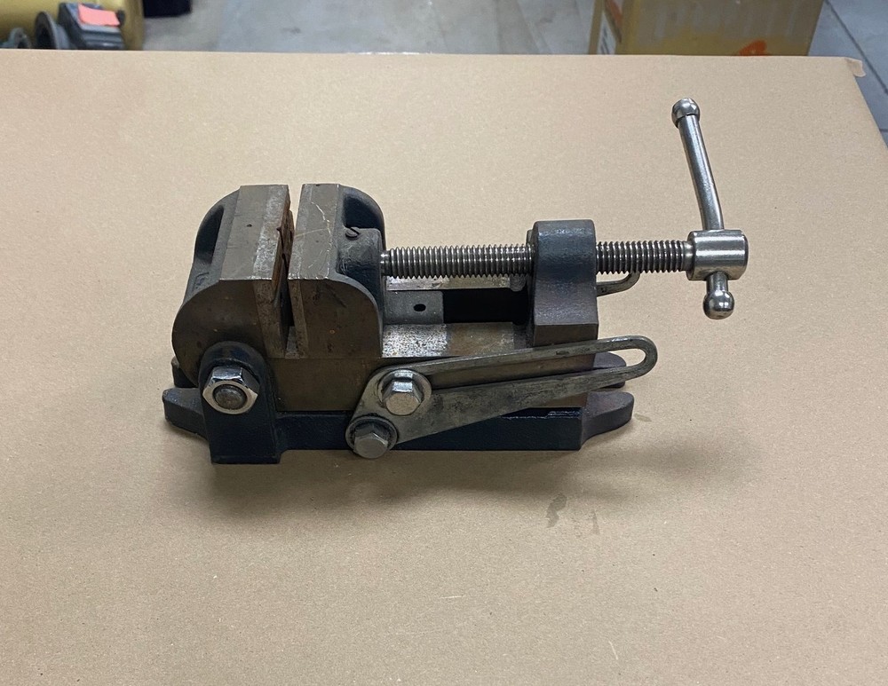 ERON 2-1/2" TILTING VISE