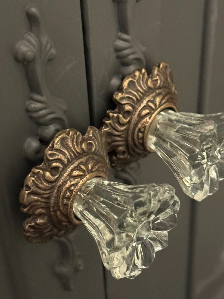 Antique Brass w/Glass Drawer Pulls Hardware Handles Vintage Cabinet Door Knobs