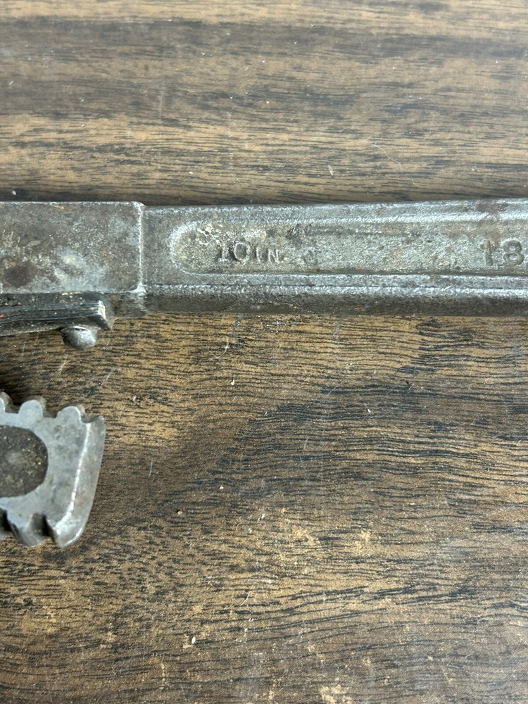 Vintage 10” Pipe Wrench 1810