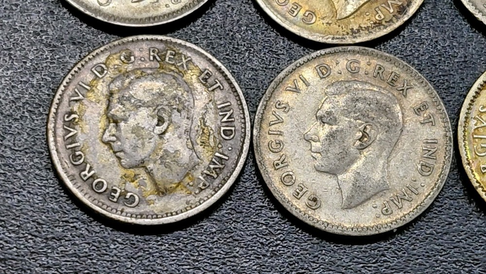 20 CANADA SILVER DIMES .RANGE FROM 1913 TO 1951 . 1947 WITH & WITHOUT MAPLE LEAF