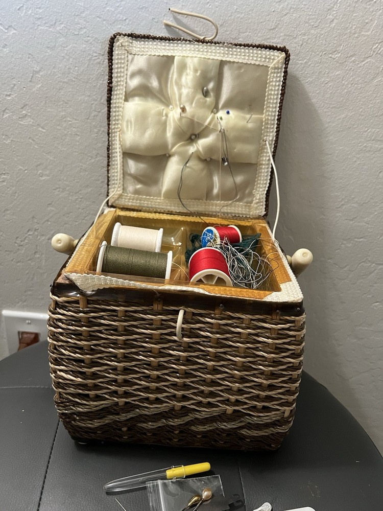 Sewing  basket vintage!