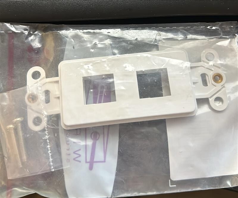 Wirepath WP-DEC-STRAP-2-WH 2 port decor strap box of 20