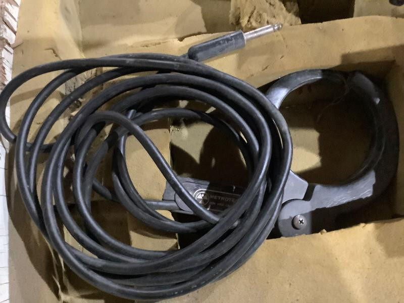 MetroTech Pipe & Cable Locator Model: METROTECH 810