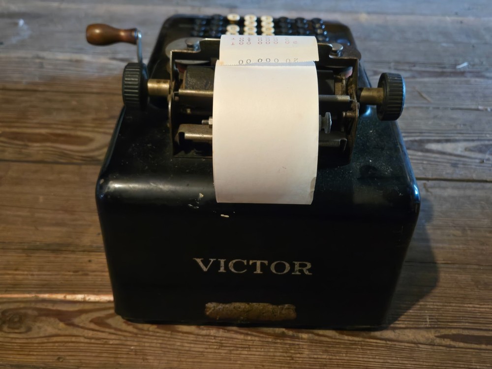 Antique Victor Adding Machine Hand Crank 1920s? - 8 Column - SN #88936