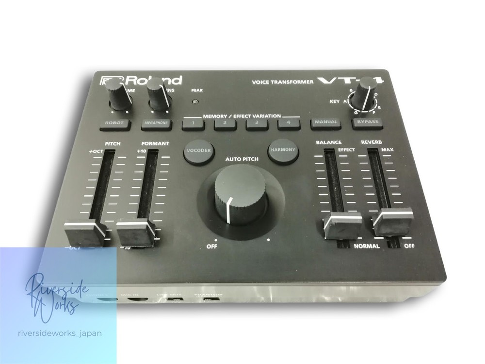 ROLAND VT-4 Vocal Effects Processor Portable Used JP