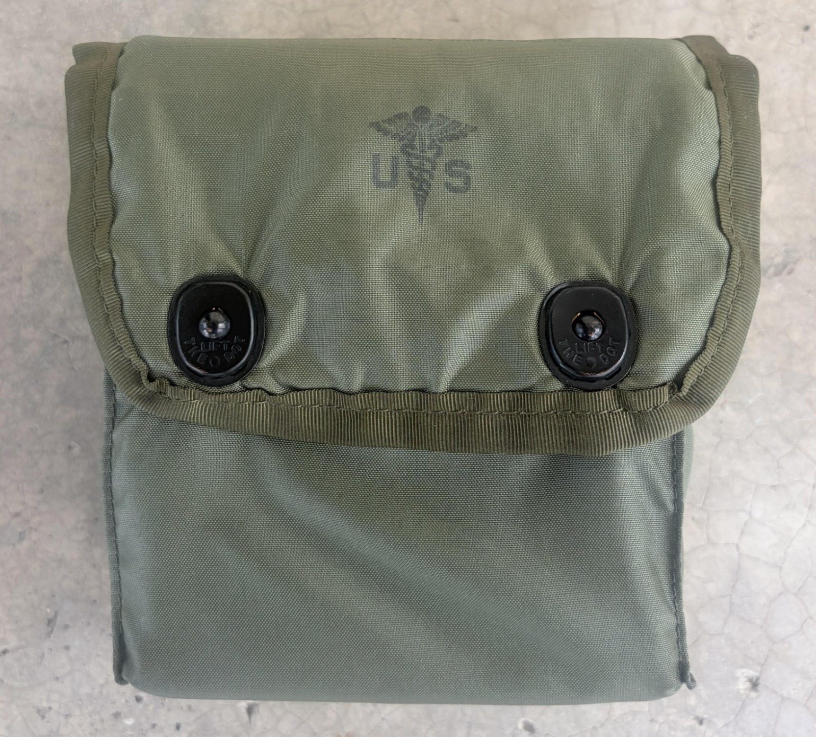 Alice First Aid Kit US Military - Empty and plastic tab not broken