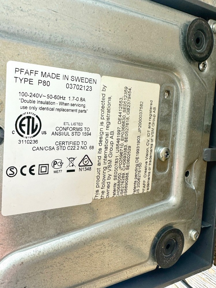 AS IS PLEASE READ PFAFF Creative Vision Sewing Machine Y166