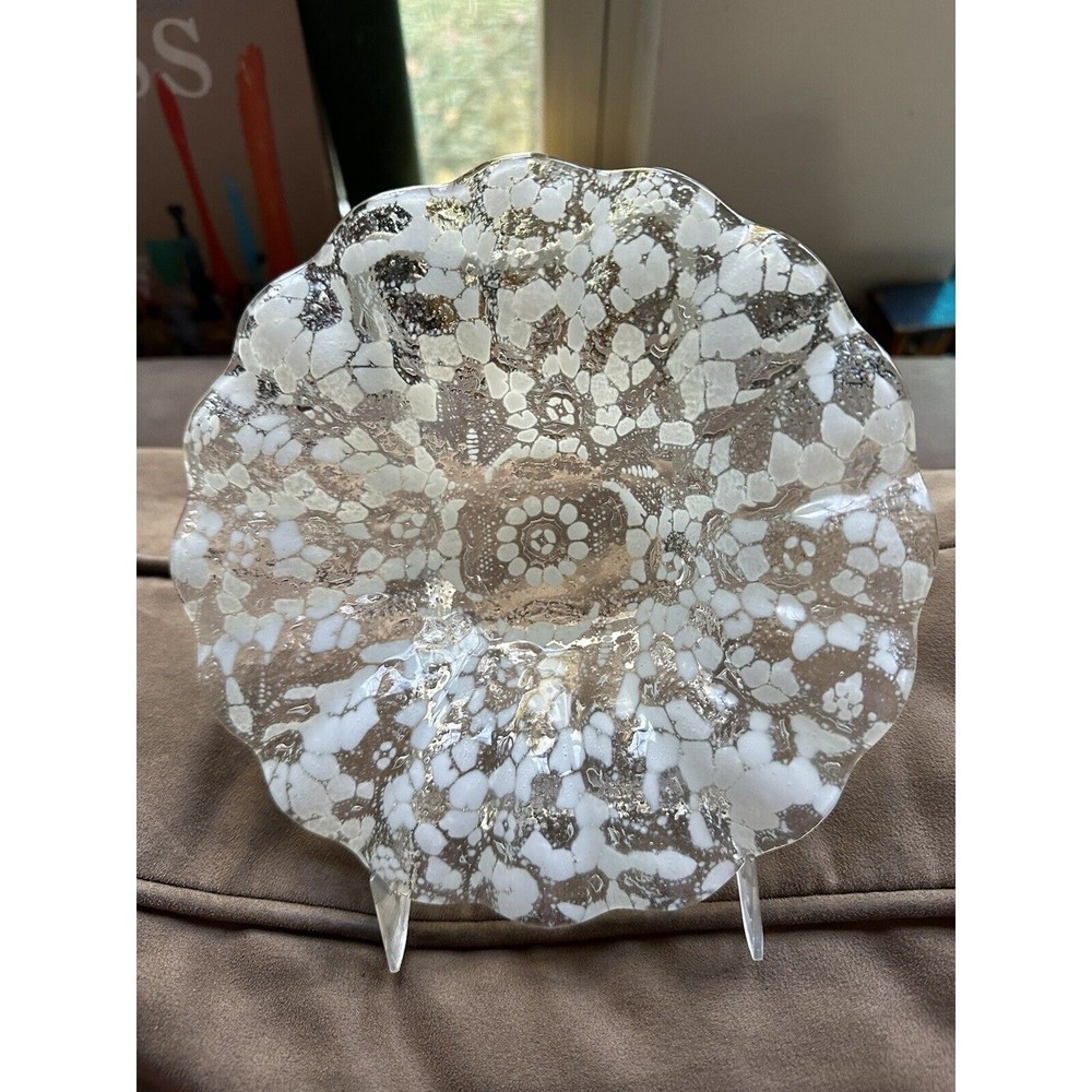 White Snowflake Design In Clear Glass Small Candy Dish Beautiful Pattern 7” EUC