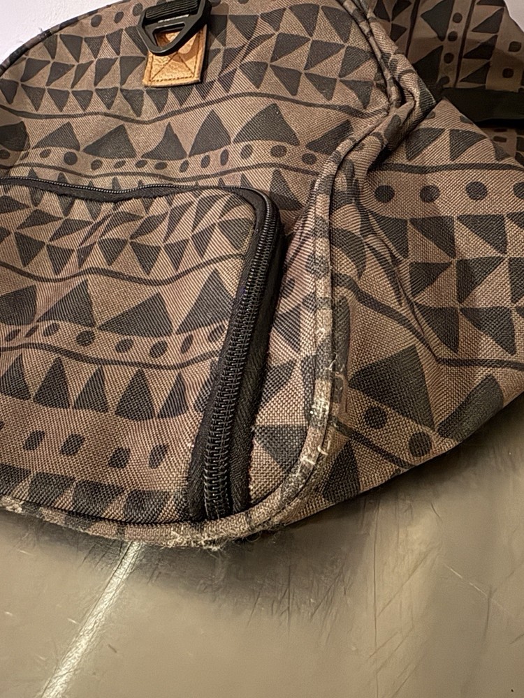 Hershel Supply Co. Novel Duffle / Geometric Triangle Pattern / Brown-Black