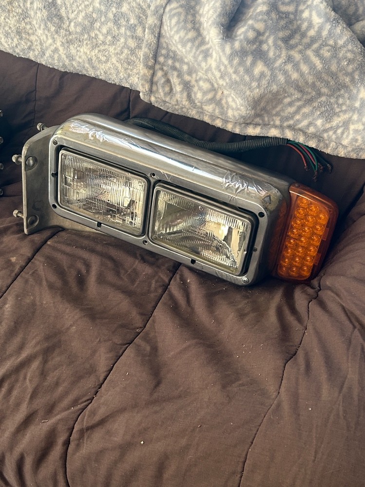 Peterbilt 379 Headlight, Right/left