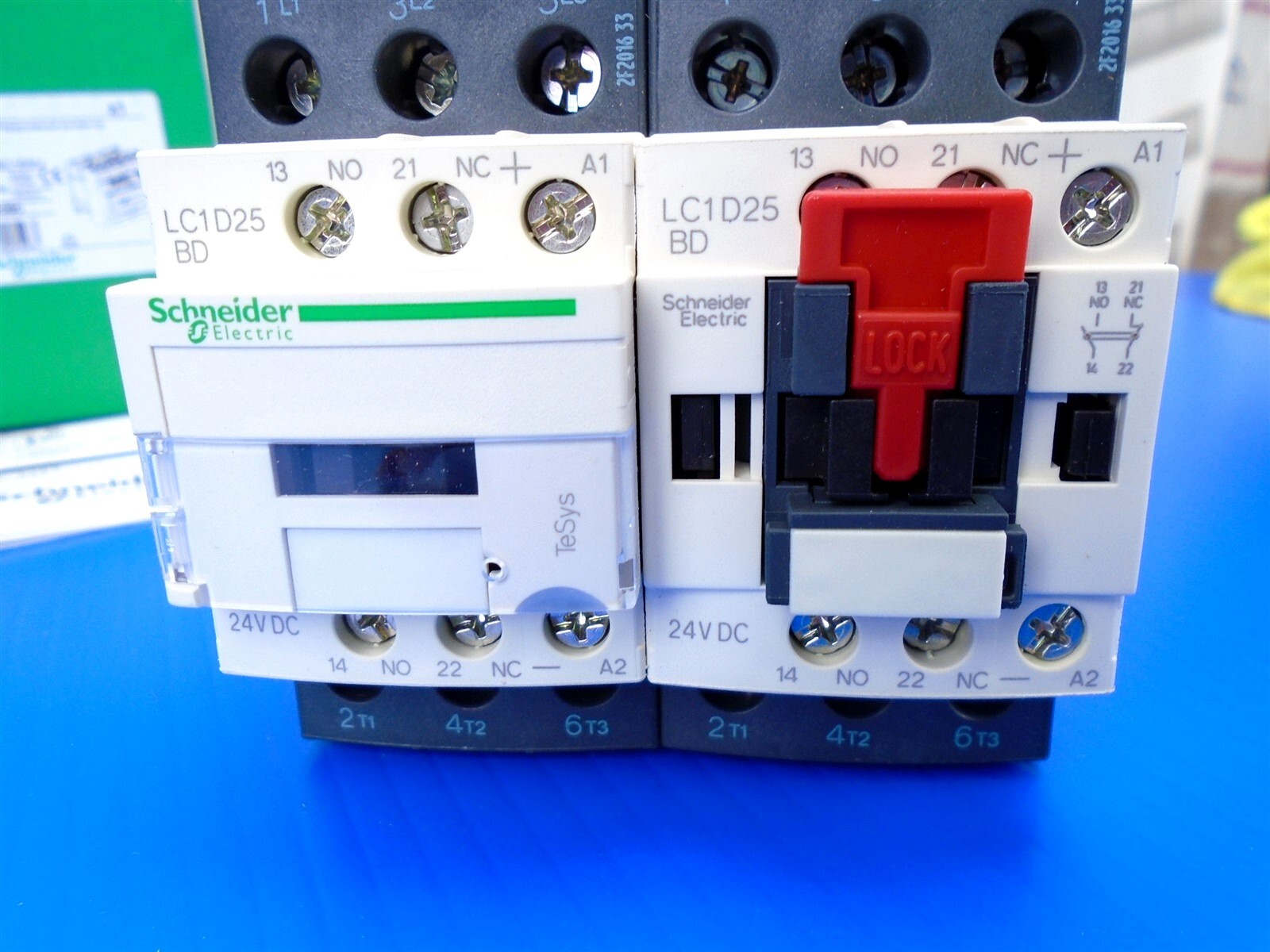 Schneider TeSys - LC2D25BD - 24V REVERSING CONTACTOR - 120-480V - 40A - 2-15 HP