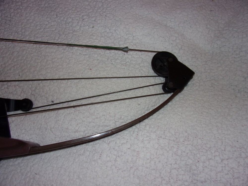 Vintage Bear Archery Whitetail Hunter Compound Bow