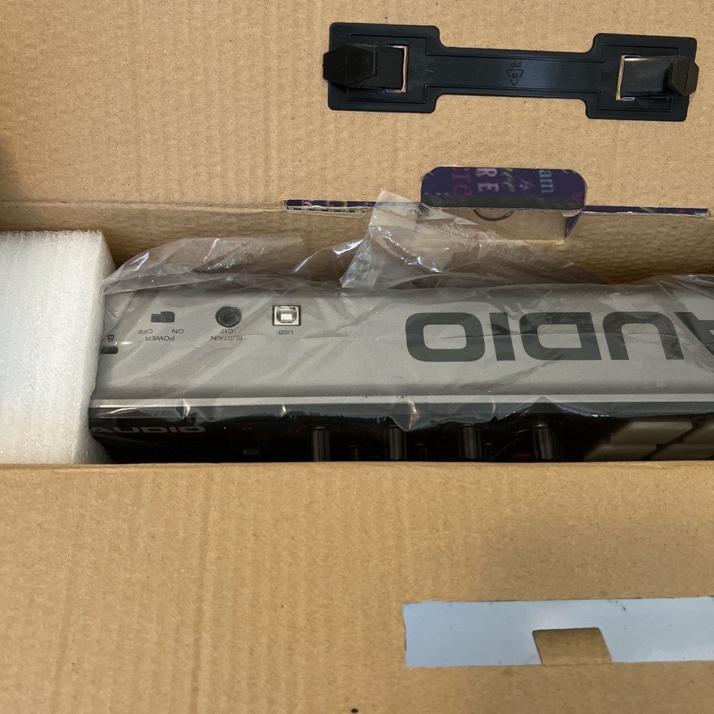 M-Audio Oxygen 25 MIDI Keyboard Controller in Original Box-New Open Box