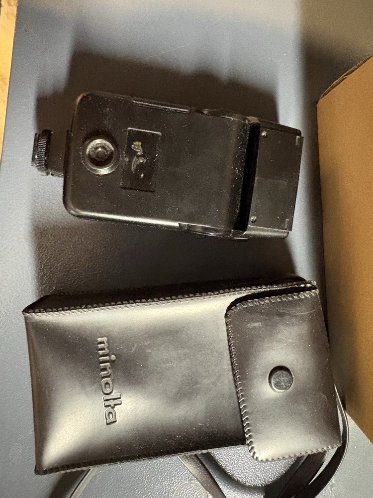 Minolta Auto 28 Electroflash Shoe Mount Flash W/ Case - Untested
