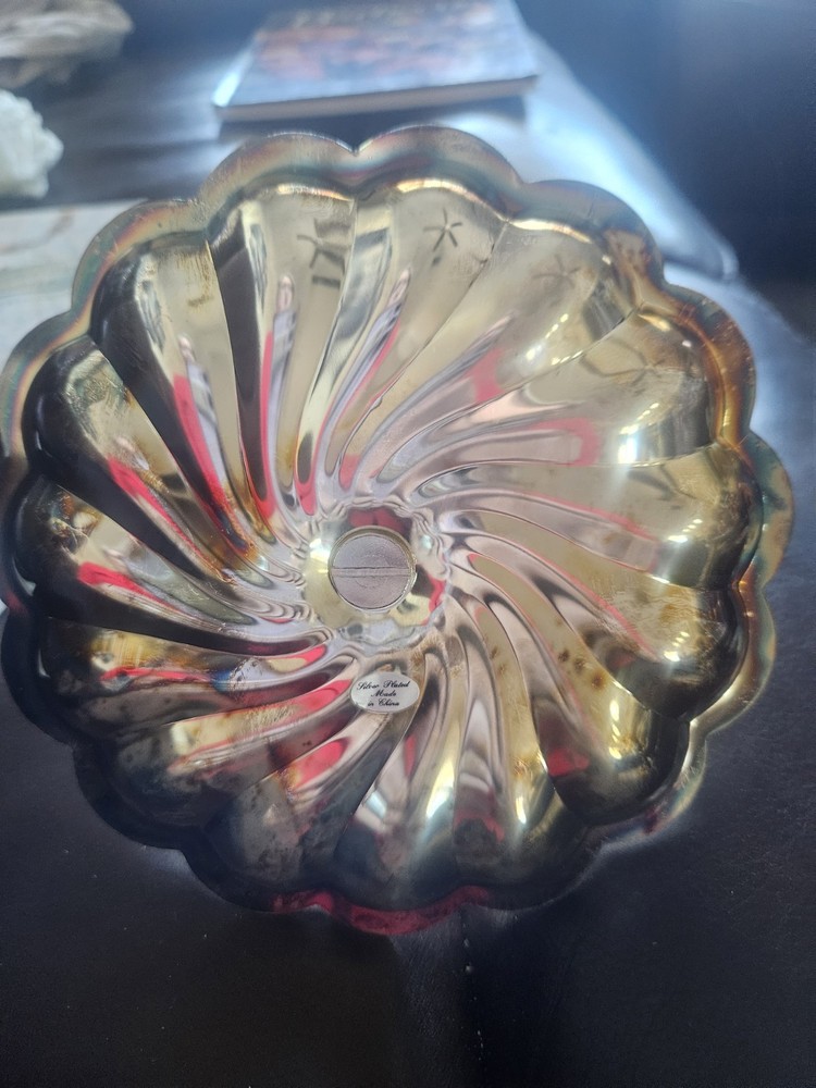 Old Hampshire Silversmiths Scalloped Server