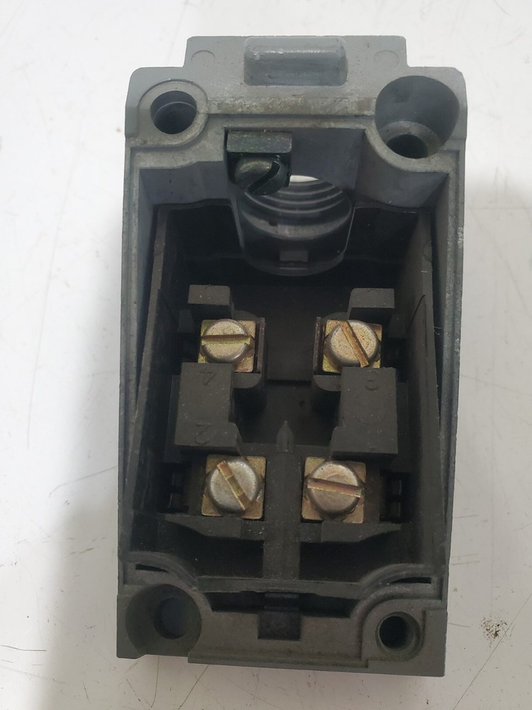 Allen Bradley Base Assembly Grey 2 Circuit NOS