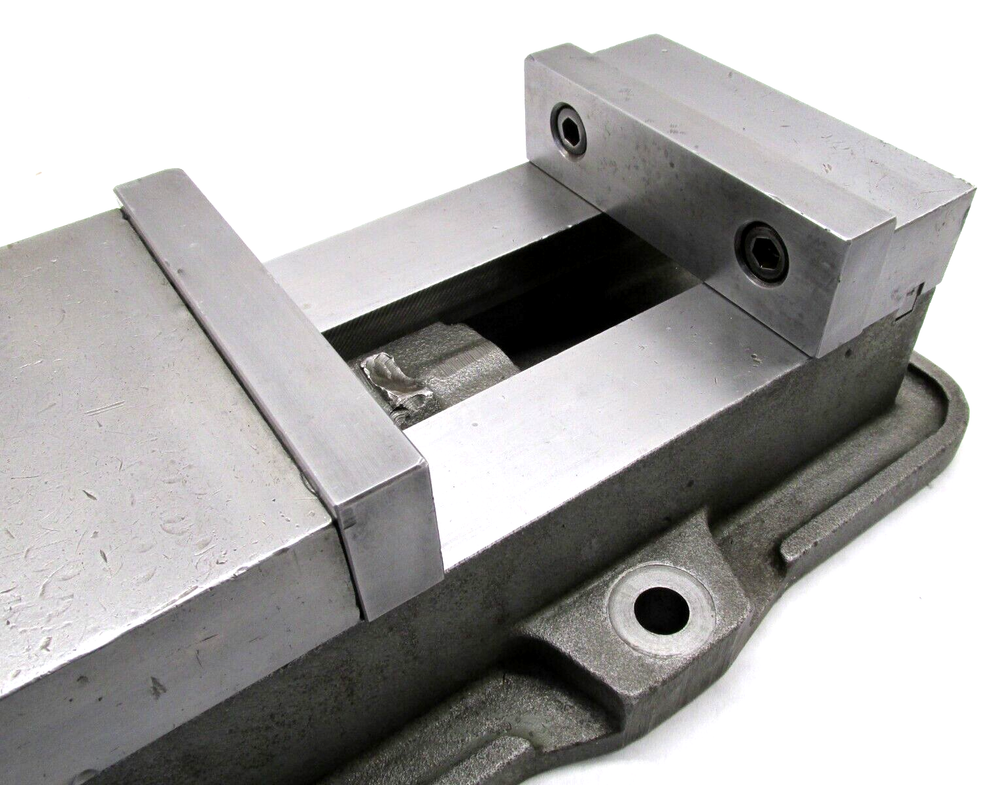 KURT ANGLOCK 6" MILLING MACHINE VISE w/ JAWS & HANDLE - #D60