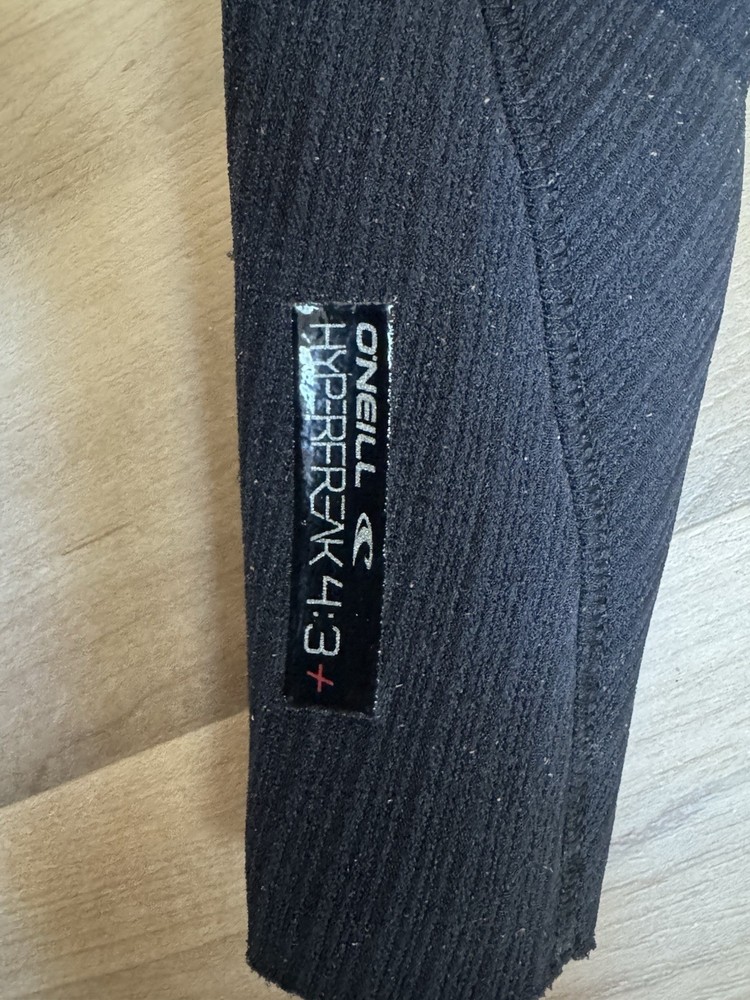 hyperfreak wetsuit 4:3 Small Tall