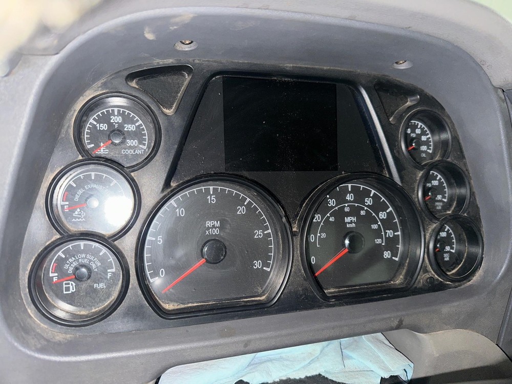 2013-2018 Peterbilt 579 Speedometer Instrument Cluster - Used