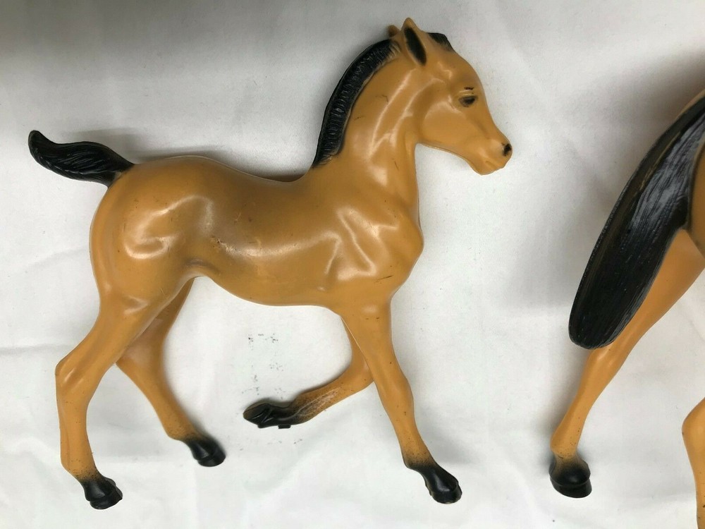 Hartland 7" Mare & Foal very nice pair