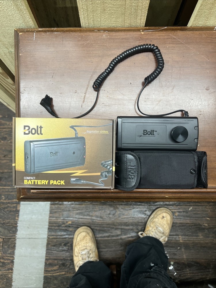 New-Nikon Bolt Battery Pack CBP-N2