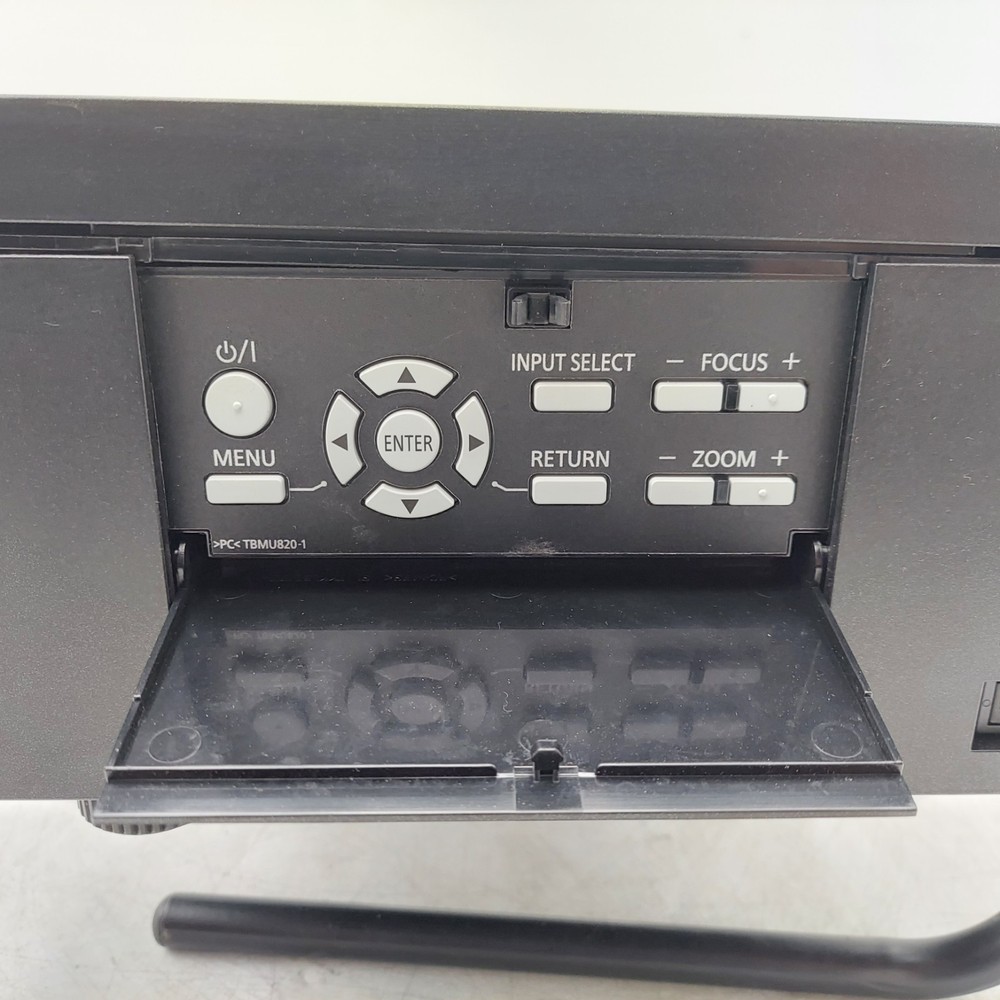 Panasonic PT-AE4000 LCD Projector - FOR PARTS