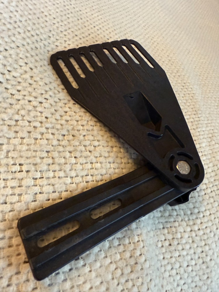 Archery Quiver Mounting Bracket