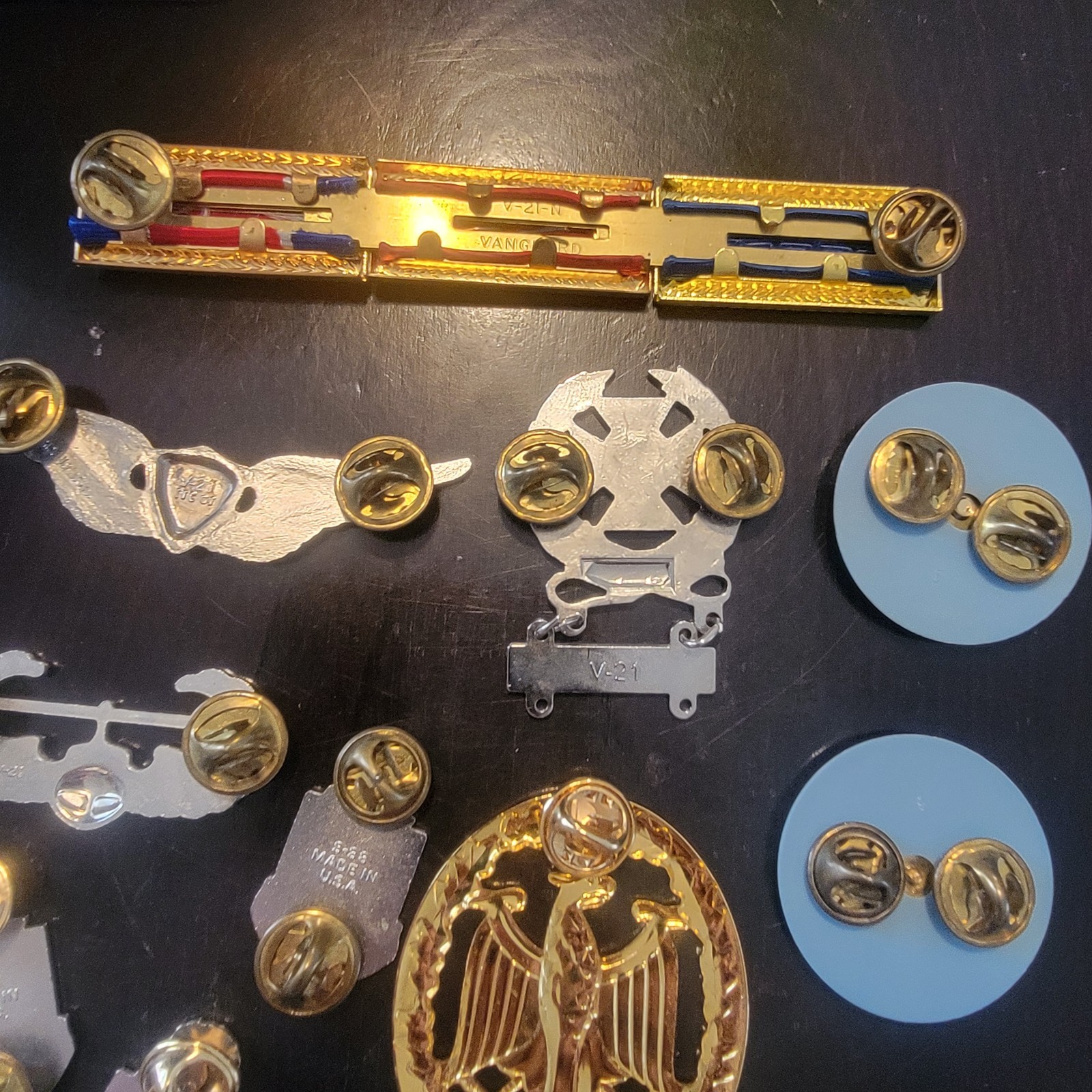 Vintage / Modern Mixed Lot US Military Pins and Ribbons Used Condition