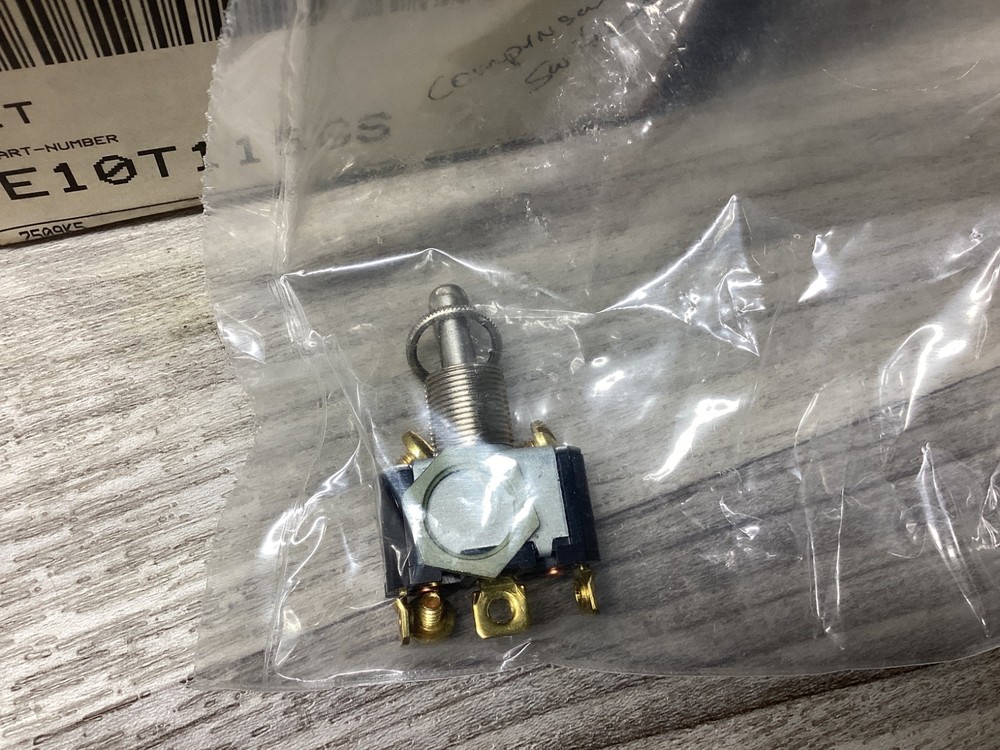 EATON CUTLER-HAMMER TOGGLE SWITCH  E10T115GS #101N67