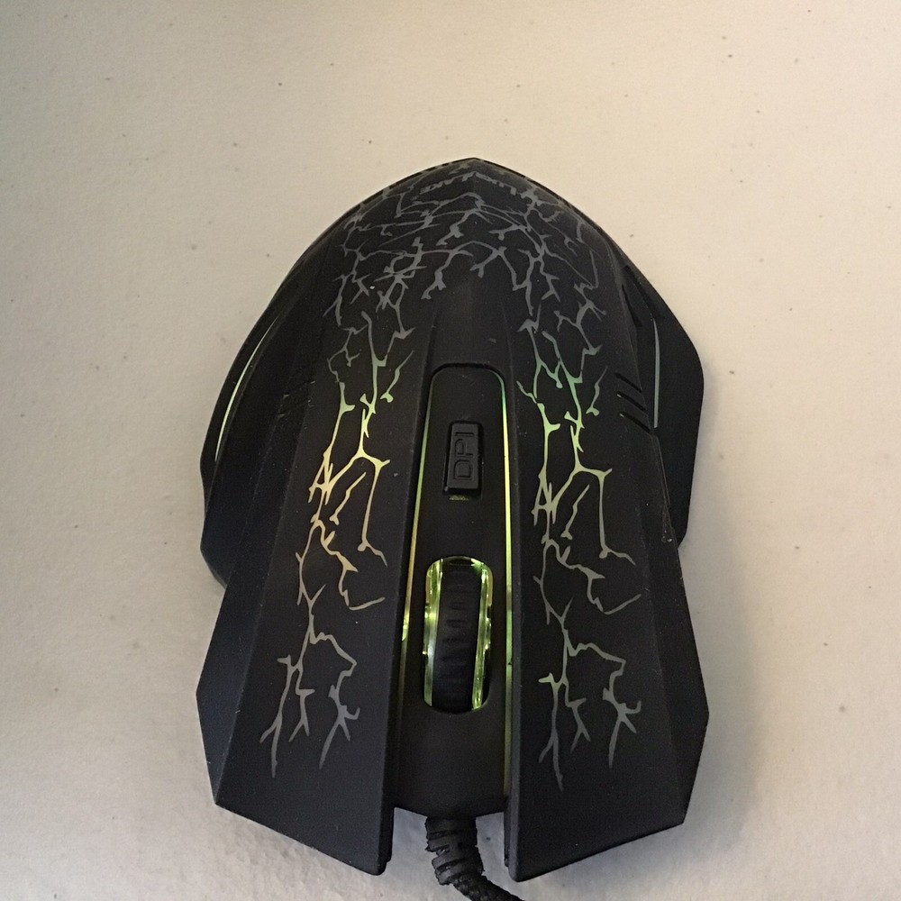 6D Optical Gaming Mouse, 7 Color Changes When Powered, 6’ USB Cord.