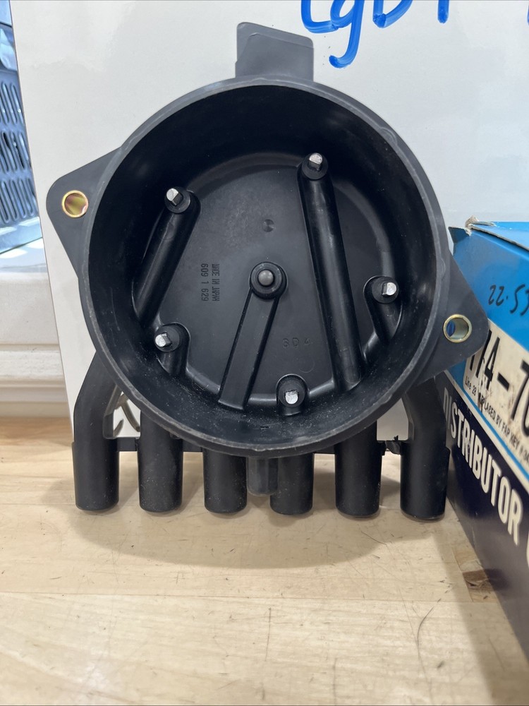 YEC Distributor Cap 34003