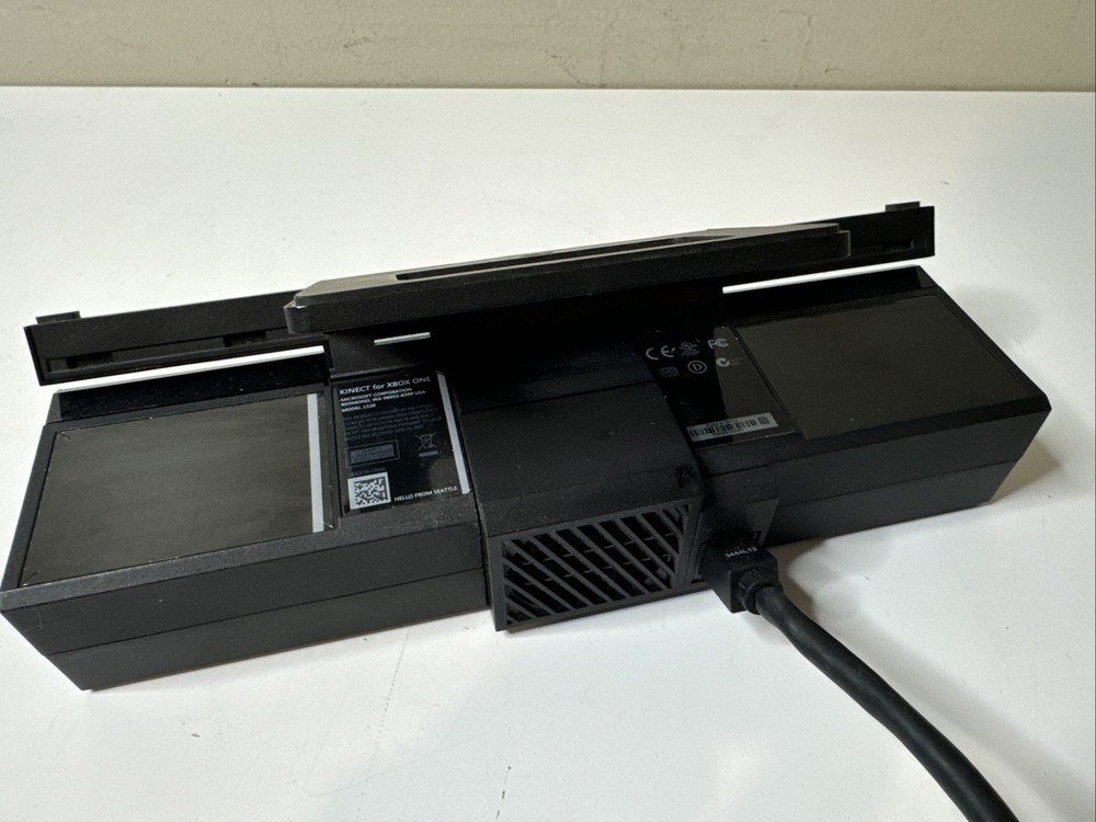 Microsoft Xbox One Kinect Wired Motion Sensor Black Model 1520 OEM