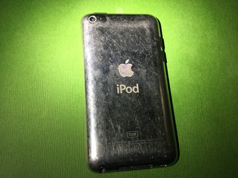 iPod Touch 4th Generation Black 32GB MC544LL/A