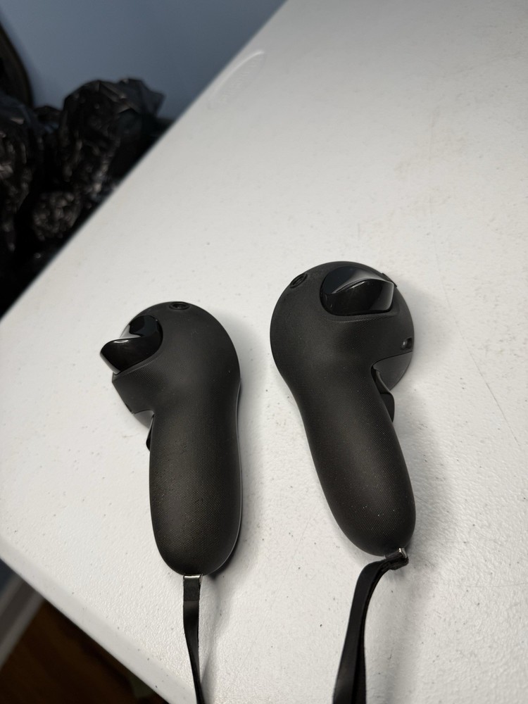 Complete Meta Quest Pro Controllers Left & Right Pair + Charging Dock/Charger