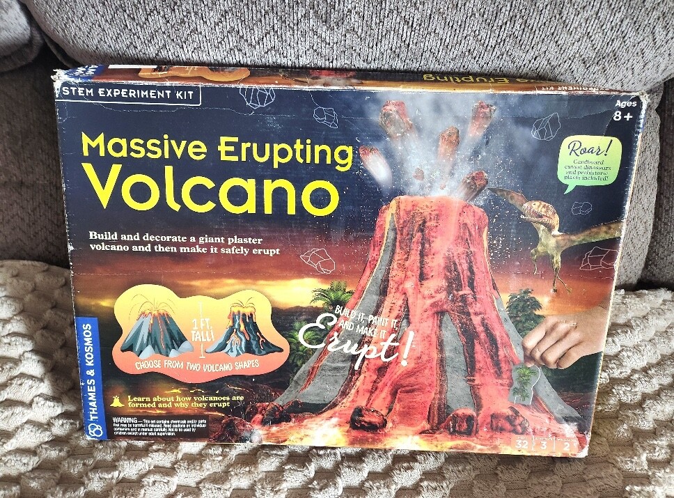 NEW Open Box~Massive Erupting Volcano~Model Building Kit~STEM~Science Experiment