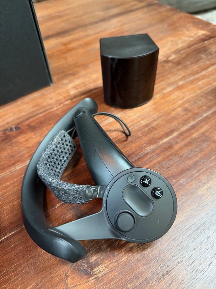 Valve Index 2.0 Full VR Kit, Controllers, and Base Stations (w/ Mounting gear)