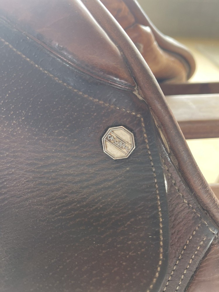 Calibre Close Contact Jumping Saddle Size 17